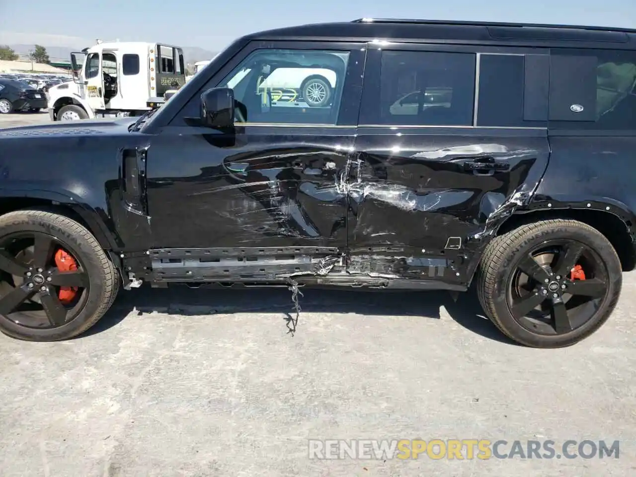 9 Photograph of a damaged car SALEXERU4N2096403 LAND ROVER DEFENDER 2022