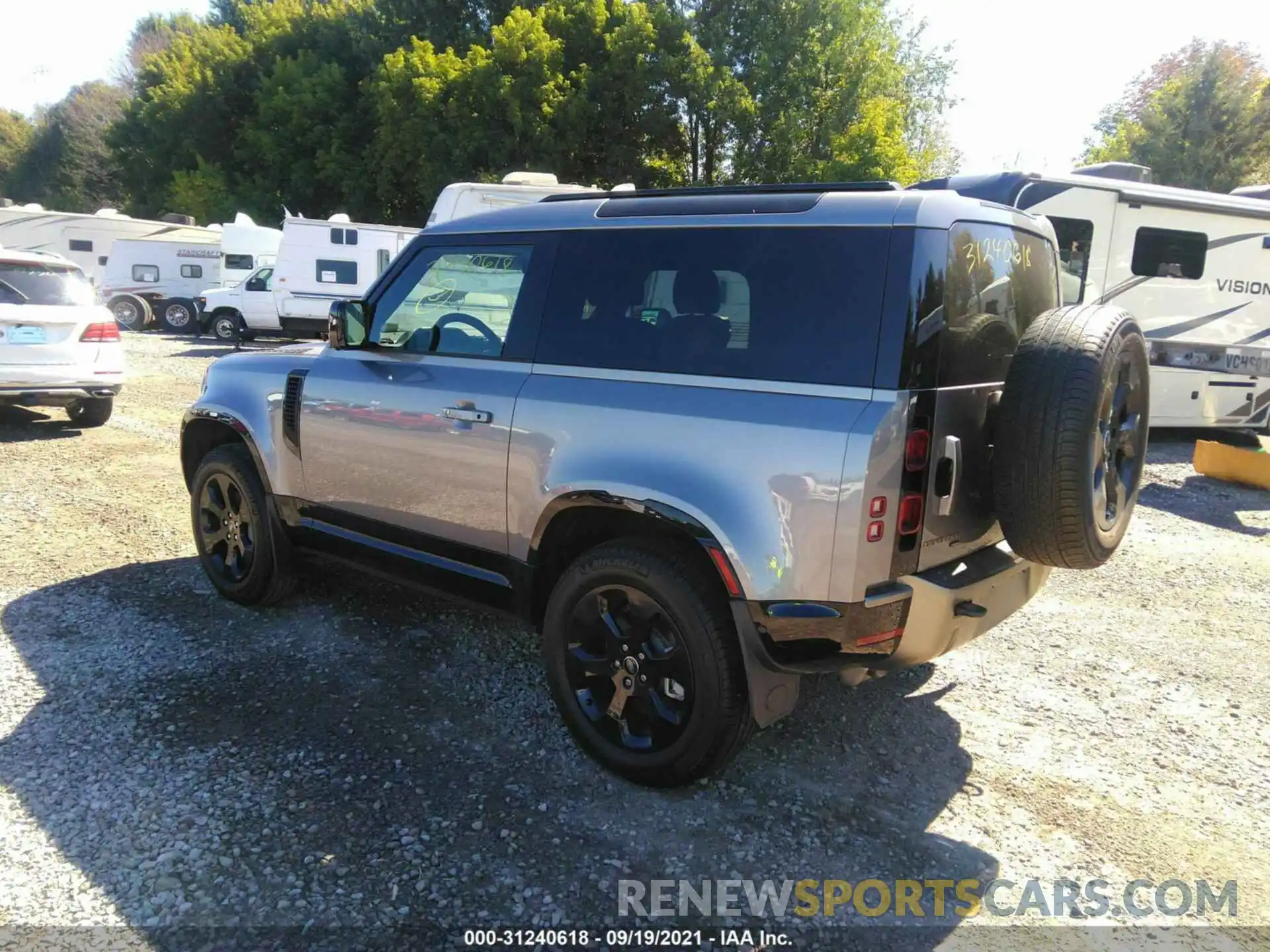 3 Photograph of a damaged car SALEY6RUXN2063263 LAND ROVER DEFENDER 2022