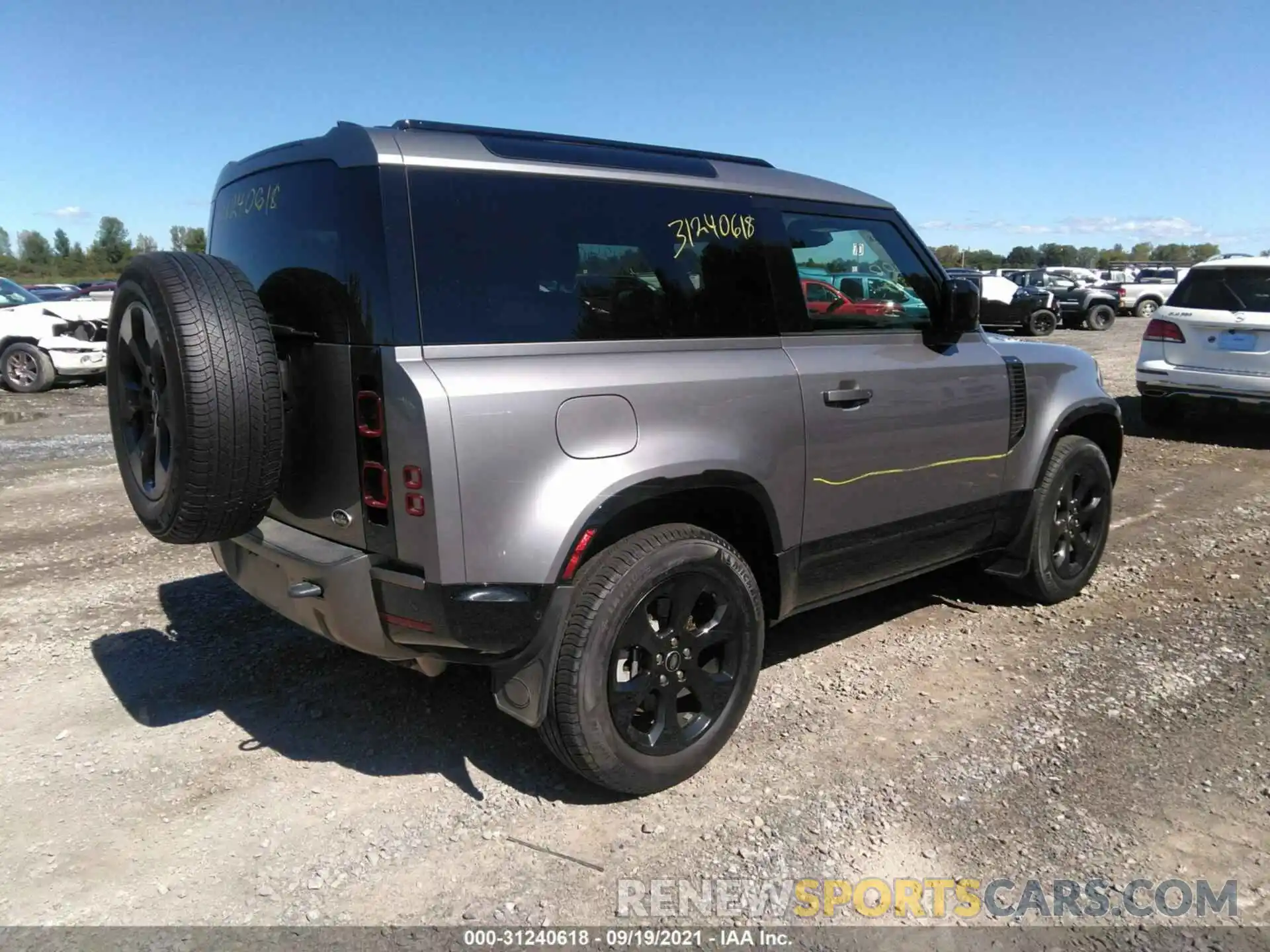 4 Photograph of a damaged car SALEY6RUXN2063263 LAND ROVER DEFENDER 2022