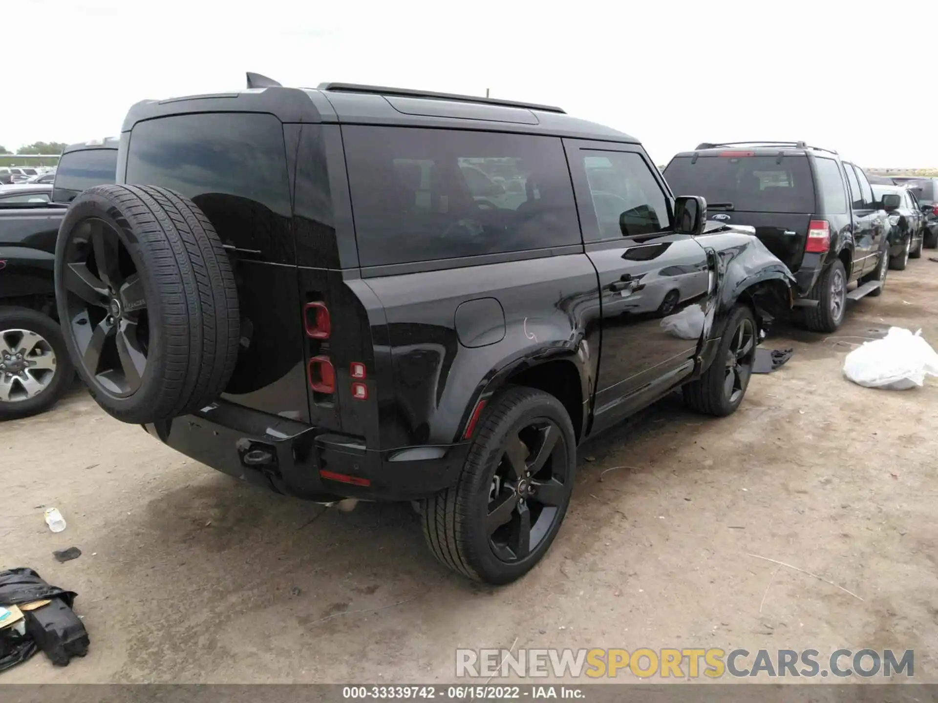 4 Photograph of a damaged car SALE26EU3P2120011 LAND ROVER DEFENDER 2023