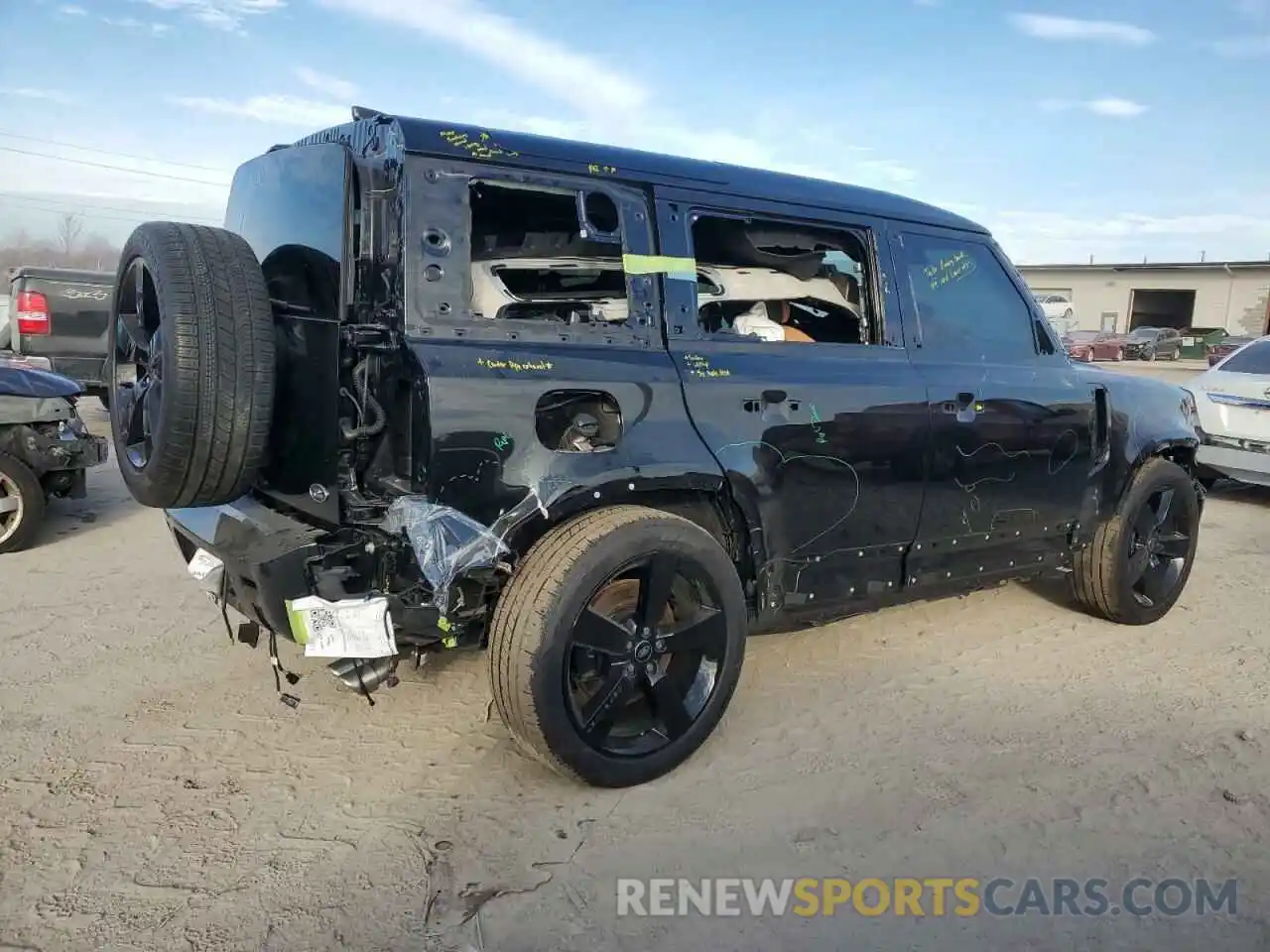 3 Photograph of a damaged car SALEWEEE8P2141038 LAND ROVER DEFENDER 2023