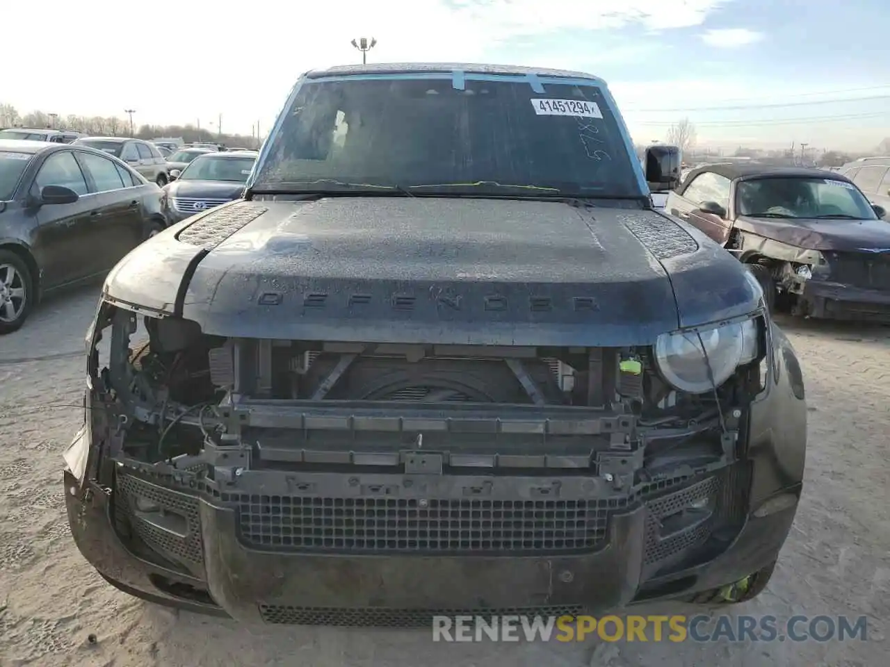 5 Photograph of a damaged car SALEWEEE8P2141038 LAND ROVER DEFENDER 2023