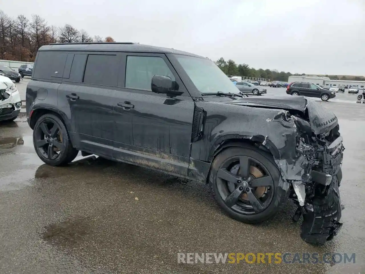 4 Photograph of a damaged car SALE2EEU4R2252448 LAND ROVER DEFENDER 2024