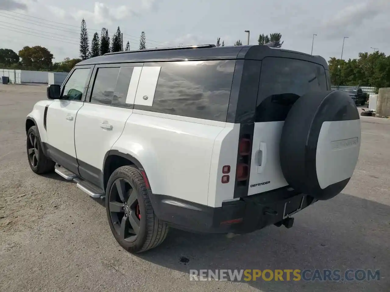 2 Photograph of a damaged car SALE2FEU7R2266950 LAND ROVER DEFENDER 2024