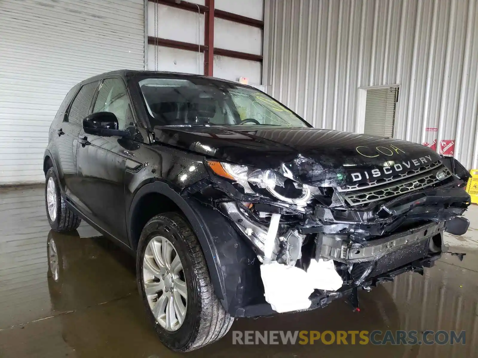 1 Photograph of a damaged car SALCP2FX0KH782516 LAND ROVER DISCOVERY 2019