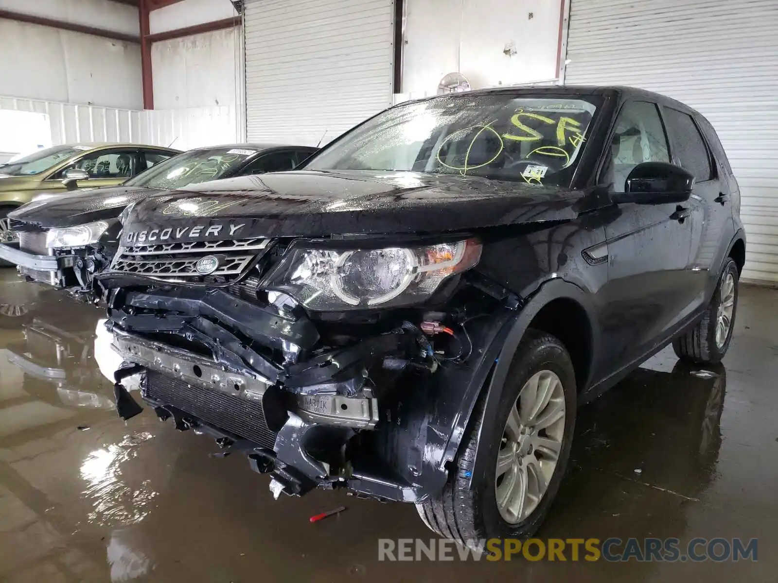 2 Photograph of a damaged car SALCP2FX0KH782516 LAND ROVER DISCOVERY 2019