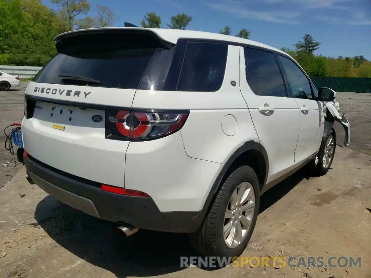 4 Photograph of a damaged car SALCP2FX0KH786551 LAND ROVER DISCOVERY 2019