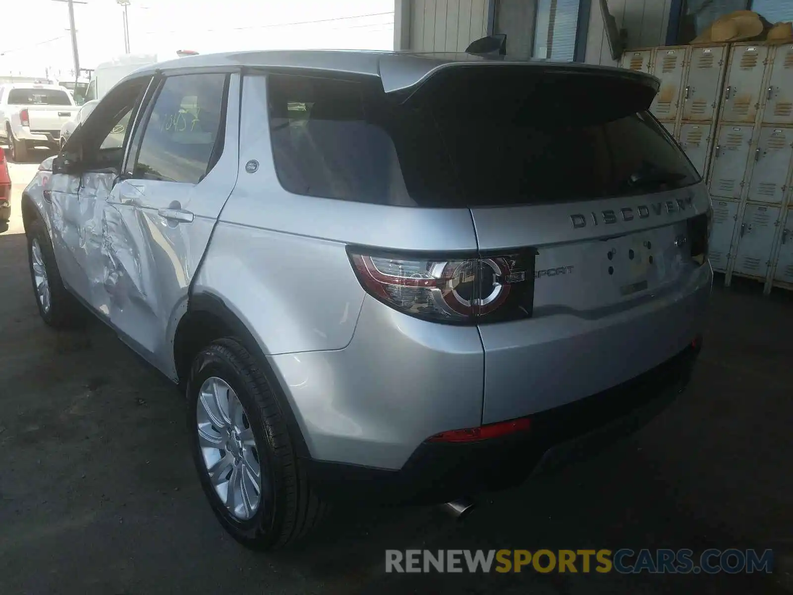 3 Photograph of a damaged car SALCP2FX0KH791698 LAND ROVER DISCOVERY 2019