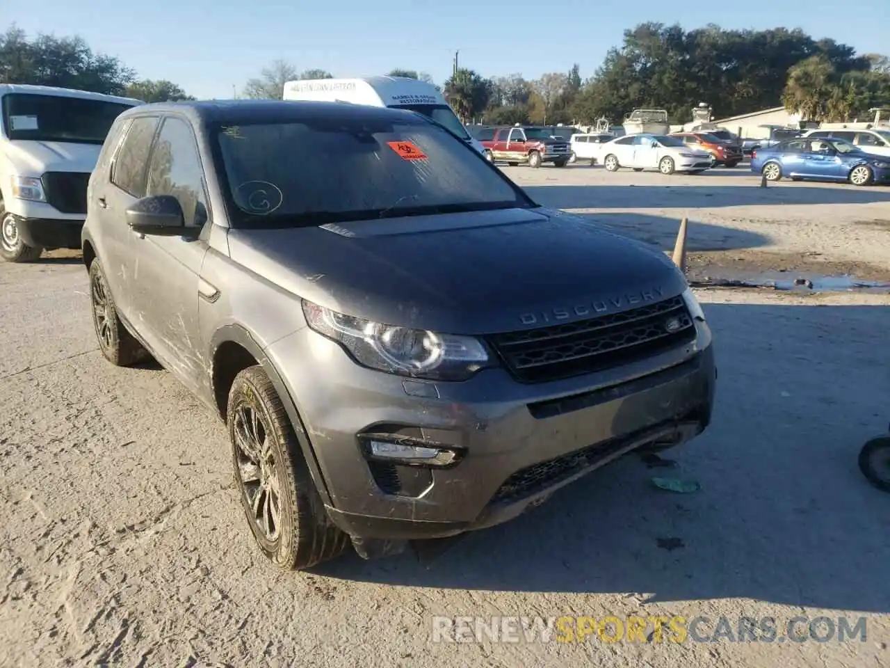 1 Photograph of a damaged car SALCP2FX0KH823680 LAND ROVER DISCOVERY 2019