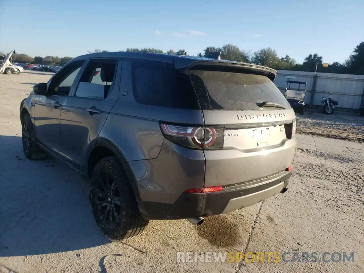 3 Photograph of a damaged car SALCP2FX0KH823680 LAND ROVER DISCOVERY 2019