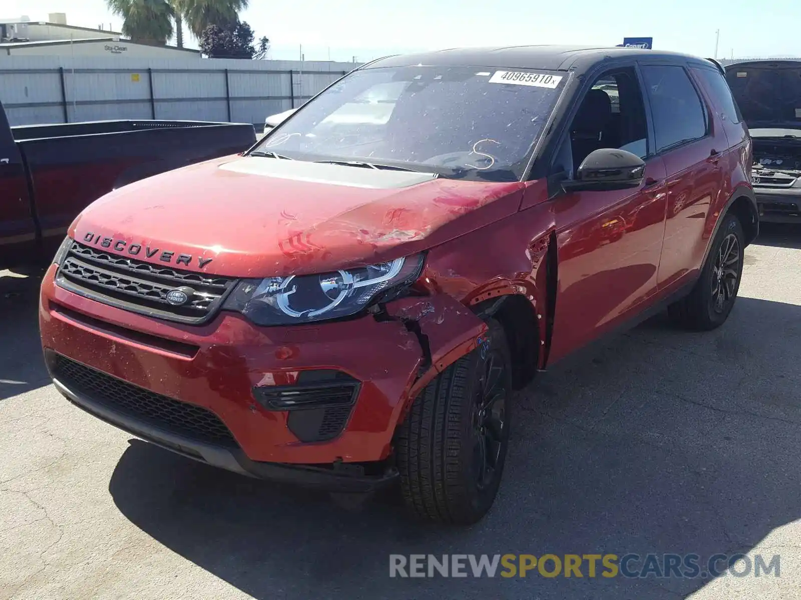 2 Photograph of a damaged car SALCP2FX0KH826921 LAND ROVER DISCOVERY 2019