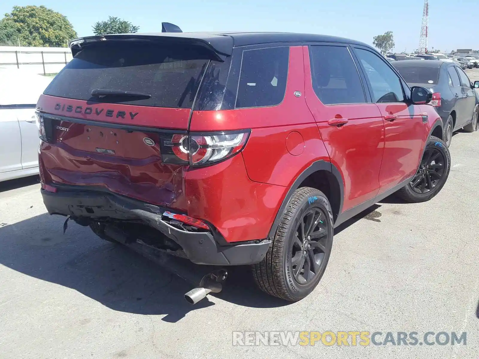 4 Photograph of a damaged car SALCP2FX0KH826921 LAND ROVER DISCOVERY 2019