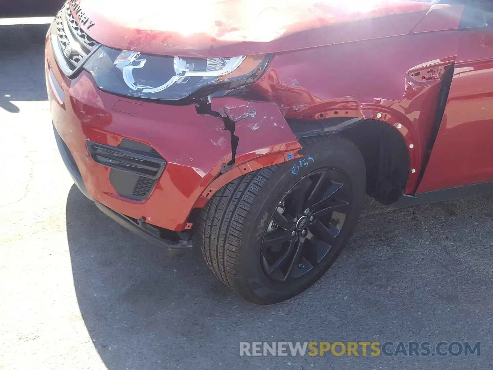 9 Photograph of a damaged car SALCP2FX0KH826921 LAND ROVER DISCOVERY 2019