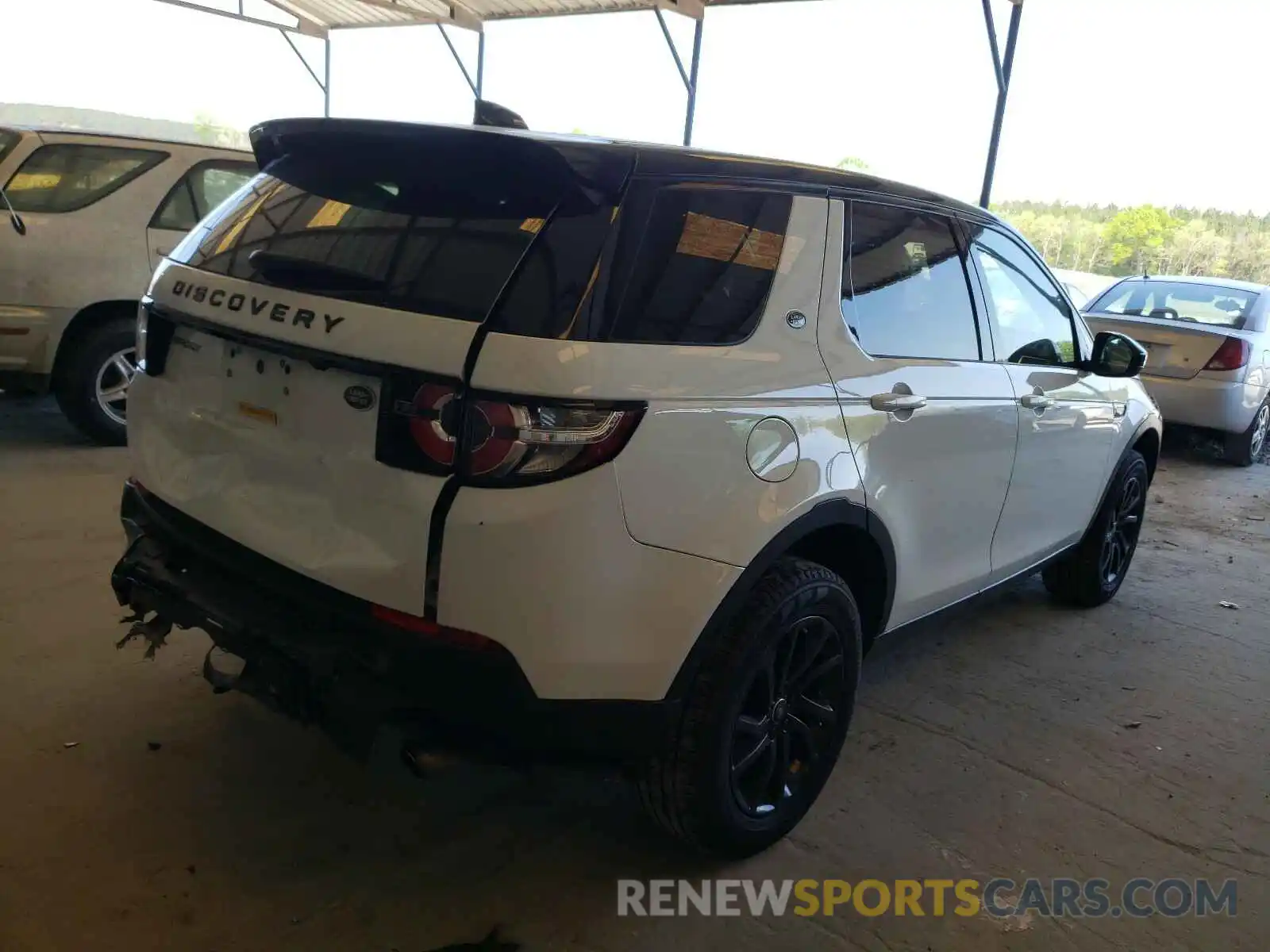 4 Photograph of a damaged car SALCP2FX0KH829947 LAND ROVER DISCOVERY 2019