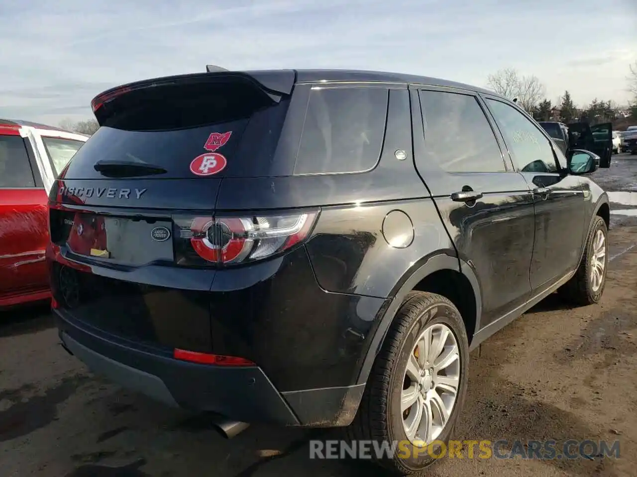 4 Photograph of a damaged car SALCP2FX1KH783237 LAND ROVER DISCOVERY 2019