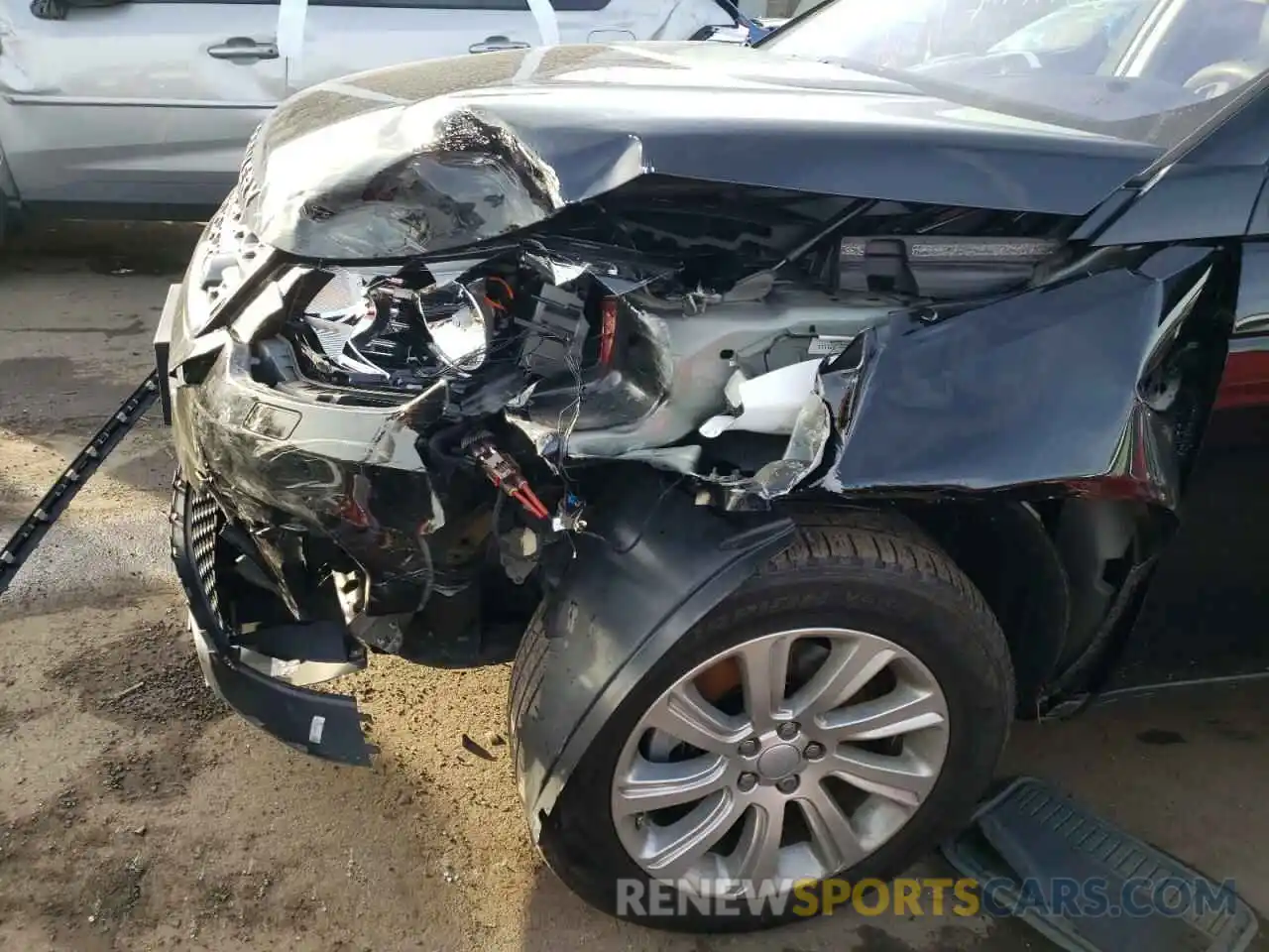 9 Photograph of a damaged car SALCP2FX1KH783237 LAND ROVER DISCOVERY 2019