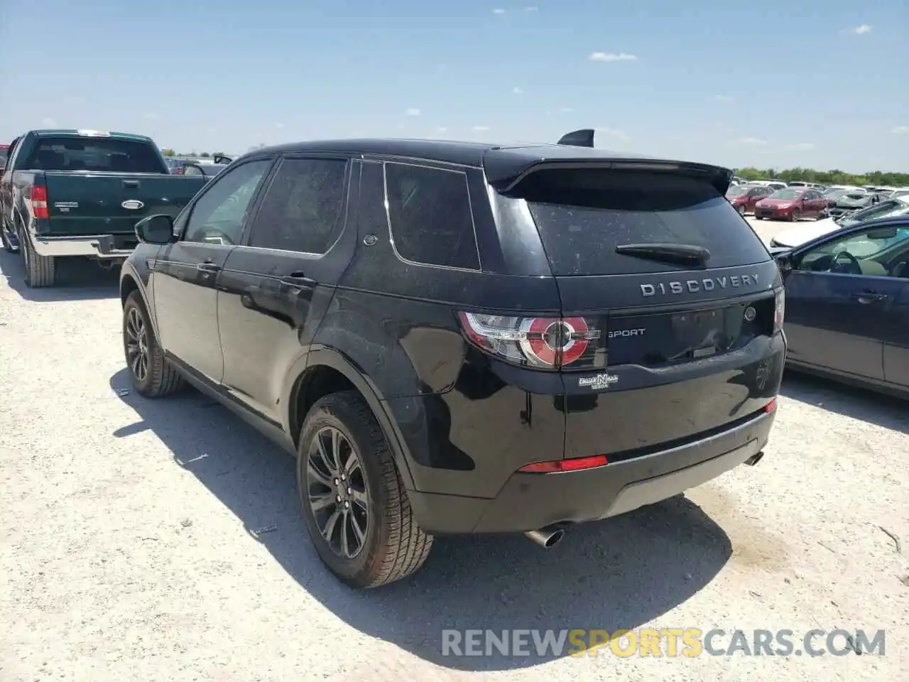 3 Photograph of a damaged car SALCP2FX1KH800411 LAND ROVER DISCOVERY 2019