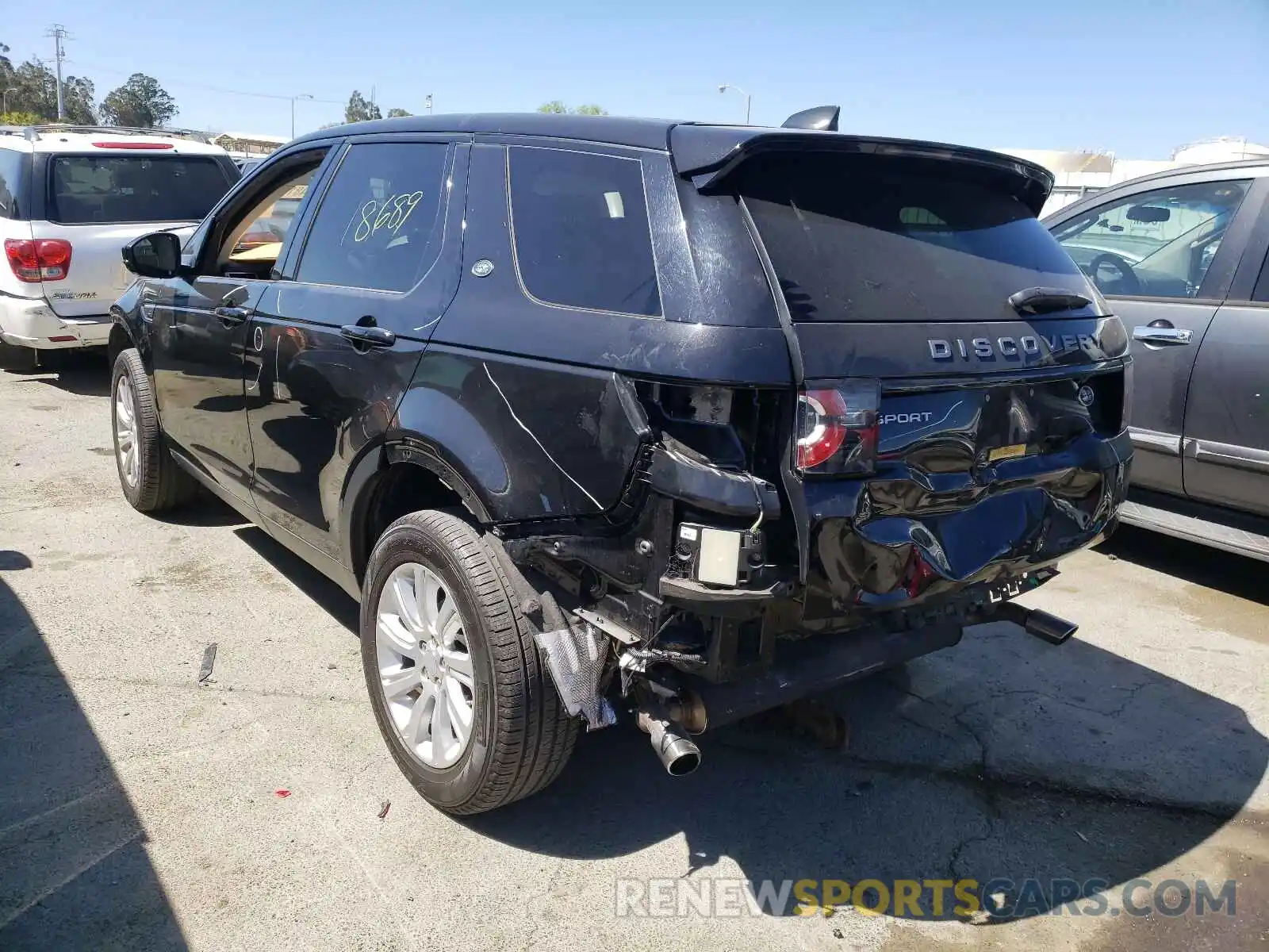 3 Photograph of a damaged car SALCP2FX1KH802305 LAND ROVER DISCOVERY 2019