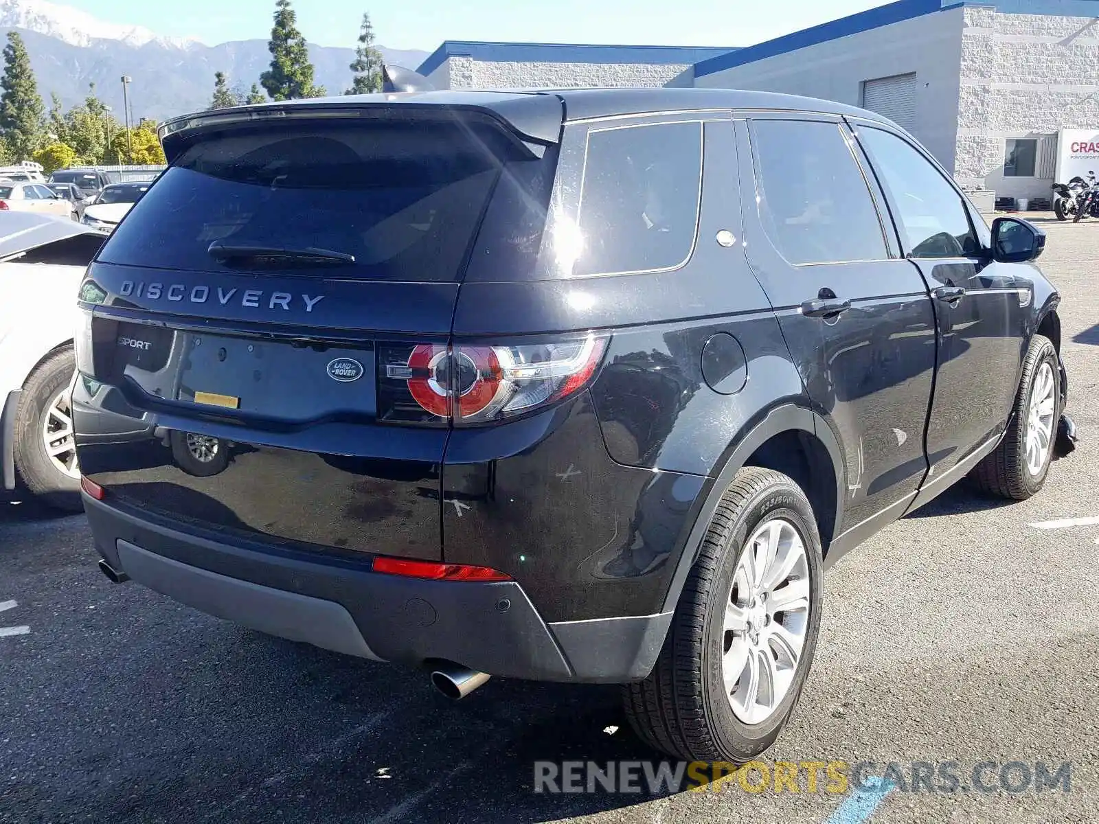 4 Photograph of a damaged car SALCP2FX1KH812638 LAND ROVER DISCOVERY 2019