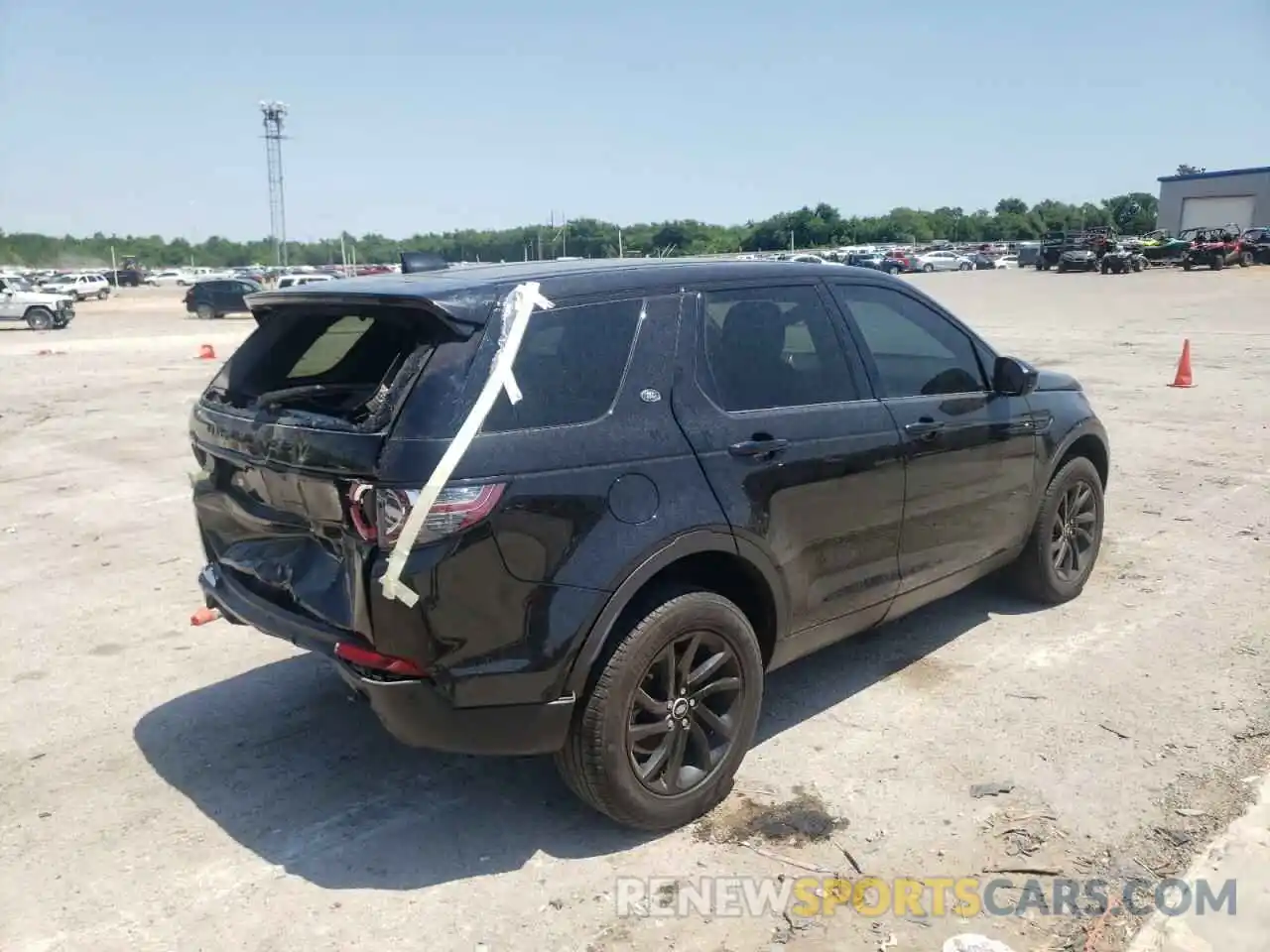 4 Photograph of a damaged car SALCP2FX2KH801549 LAND ROVER DISCOVERY 2019