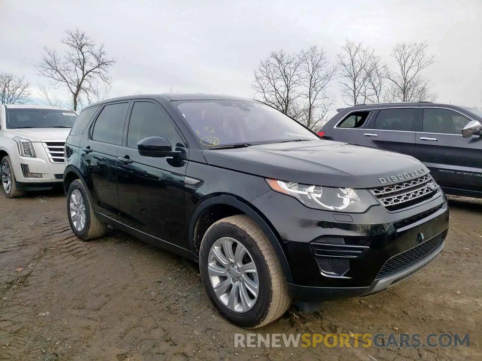 1 Photograph of a damaged car SALCP2FX2KH807707 LAND ROVER DISCOVERY 2019