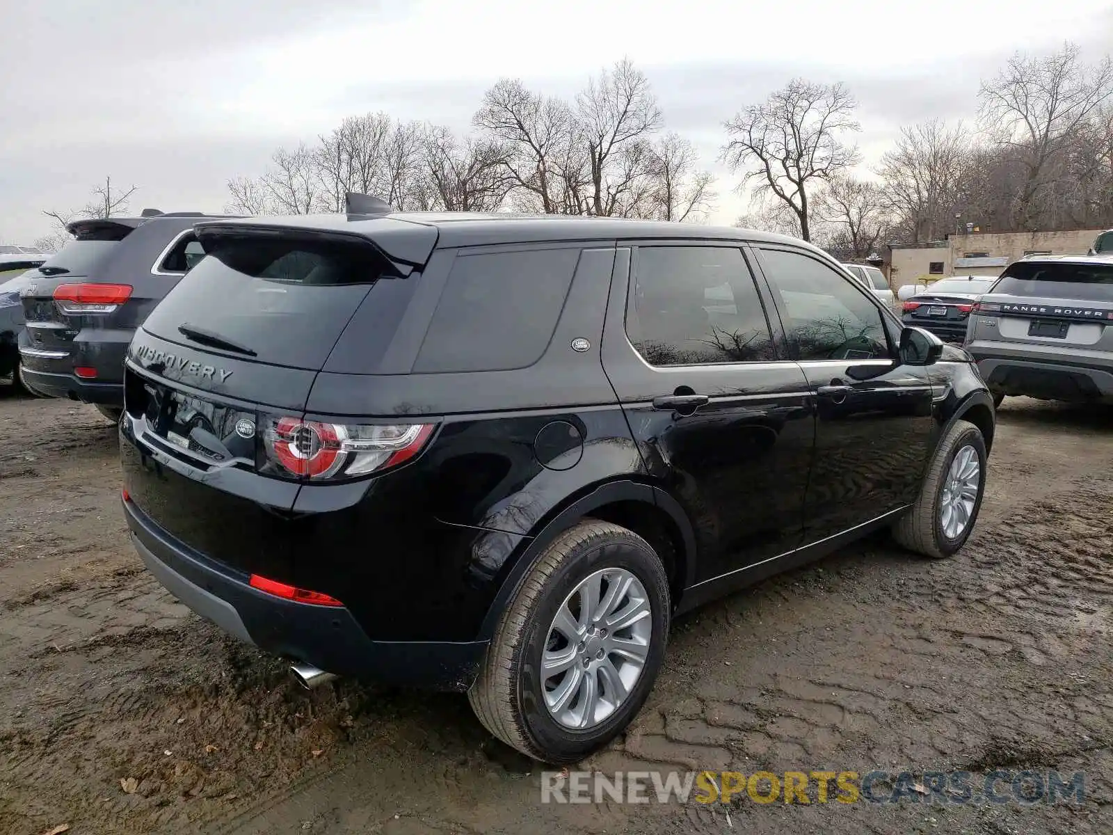 4 Photograph of a damaged car SALCP2FX2KH807707 LAND ROVER DISCOVERY 2019