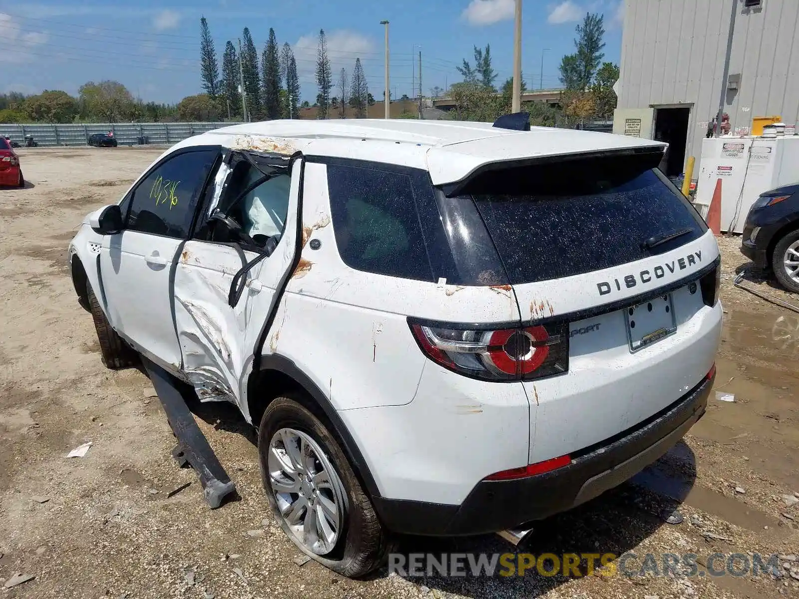 3 Photograph of a damaged car SALCP2FX2KH809747 LAND ROVER DISCOVERY 2019