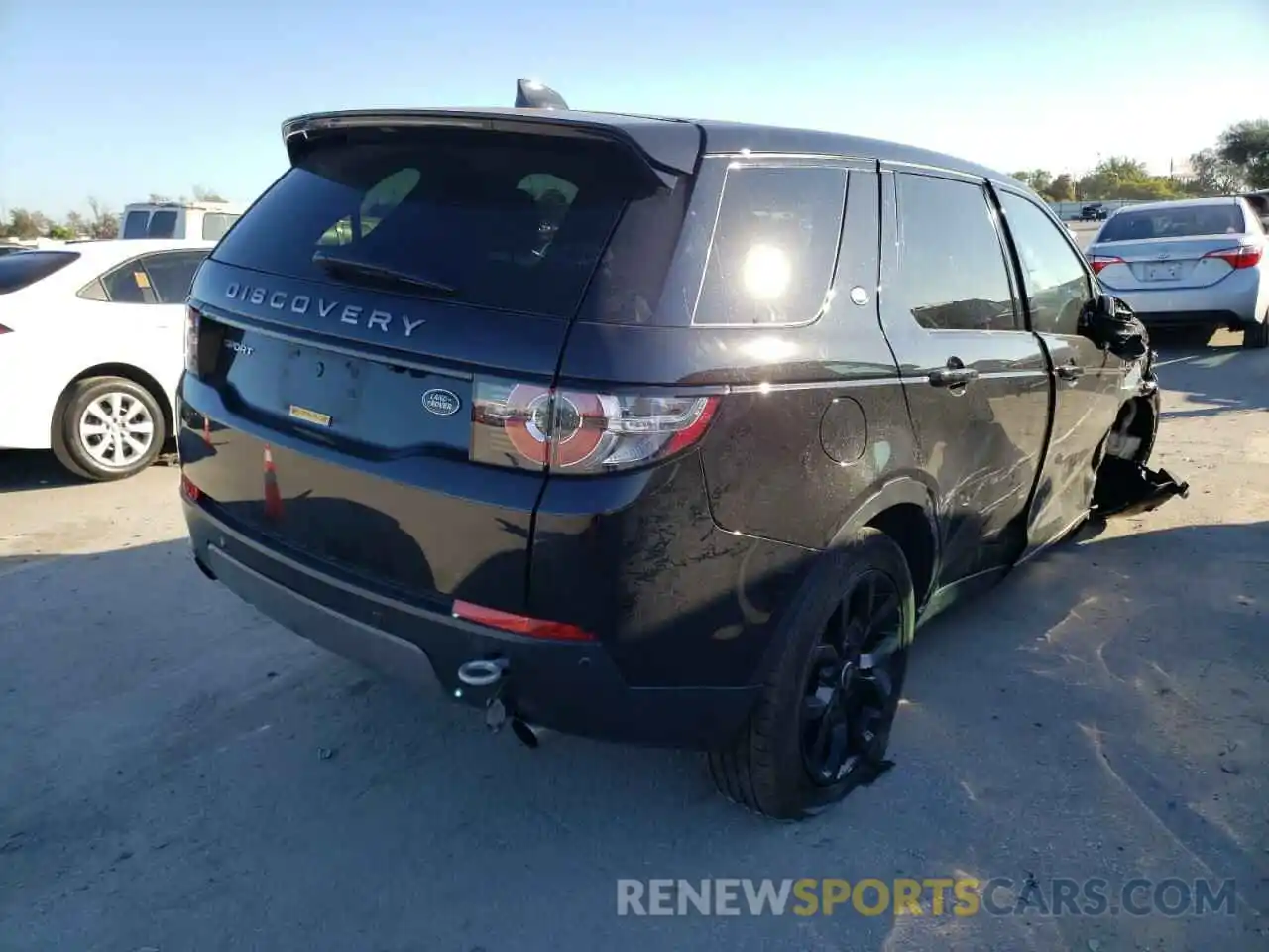 4 Photograph of a damaged car SALCP2FX3KH785989 LAND ROVER DISCOVERY 2019