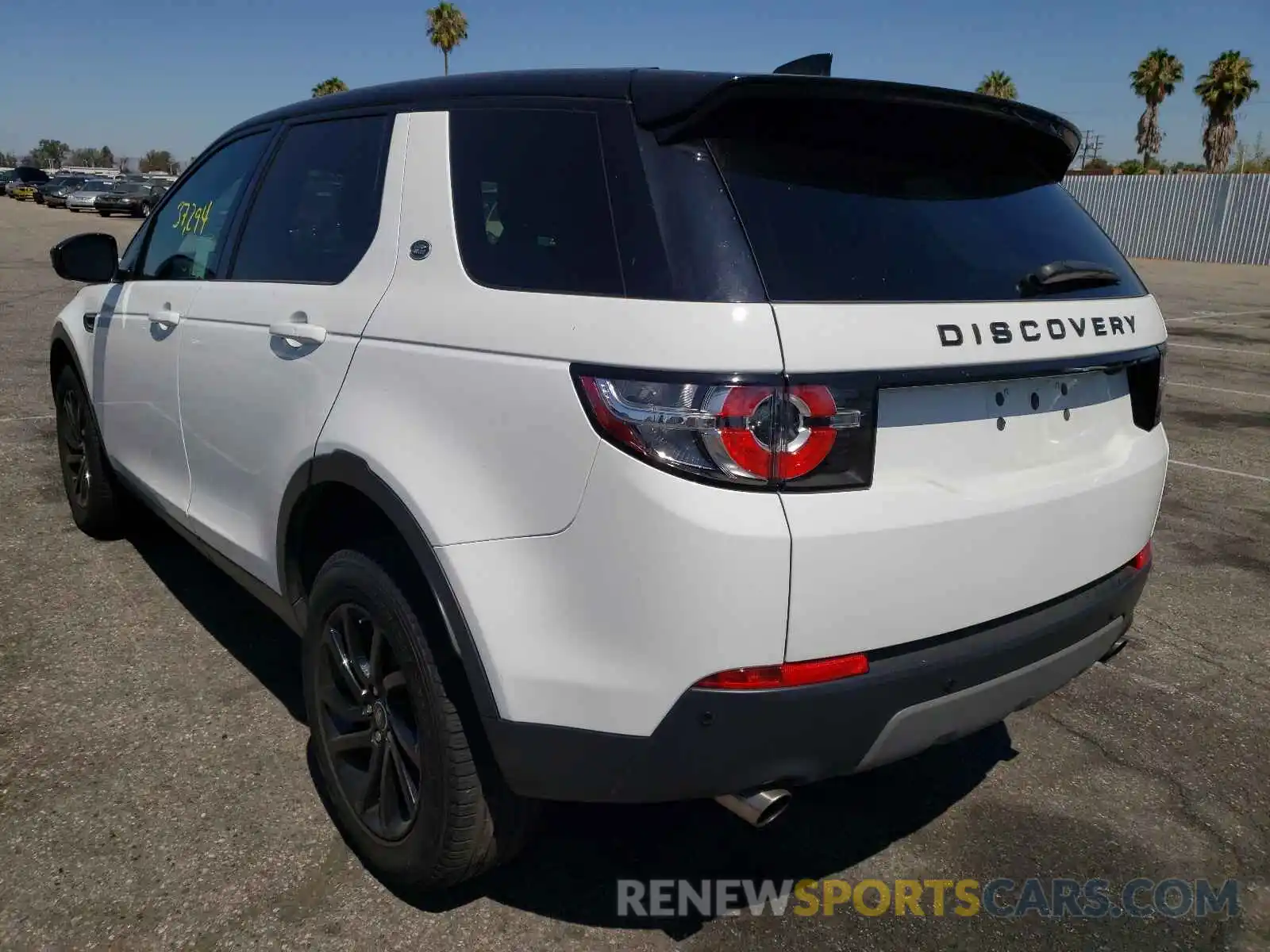 3 Photograph of a damaged car SALCP2FX3KH812284 LAND ROVER DISCOVERY 2019