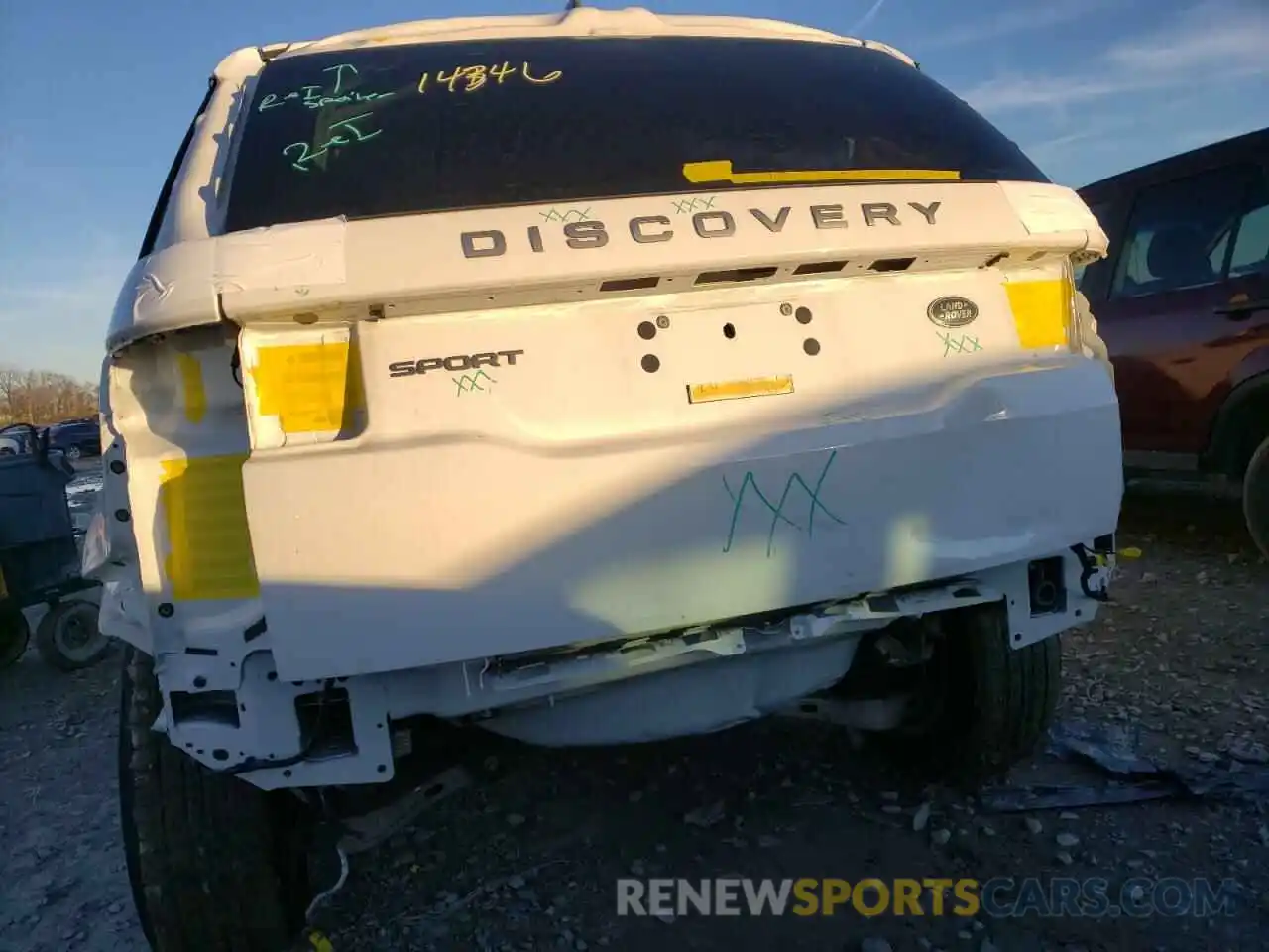 9 Photograph of a damaged car SALCP2FX4KH784883 LAND ROVER DISCOVERY 2019