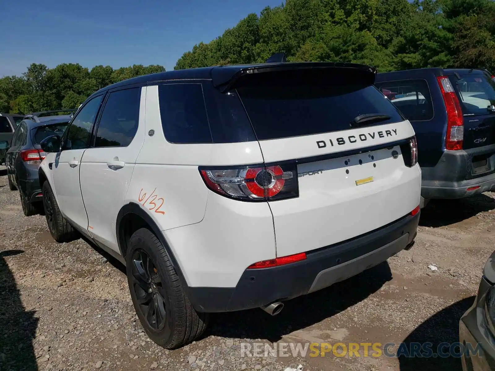 3 Photograph of a damaged car SALCP2FX4KH789078 LAND ROVER DISCOVERY 2019