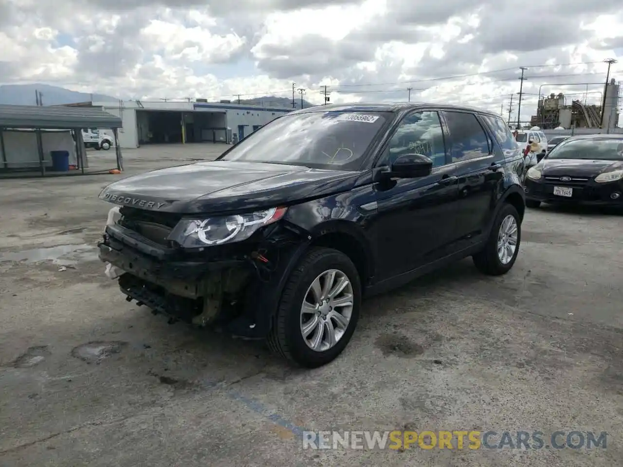 2 Photograph of a damaged car SALCP2FX4KH810589 LAND ROVER DISCOVERY 2019