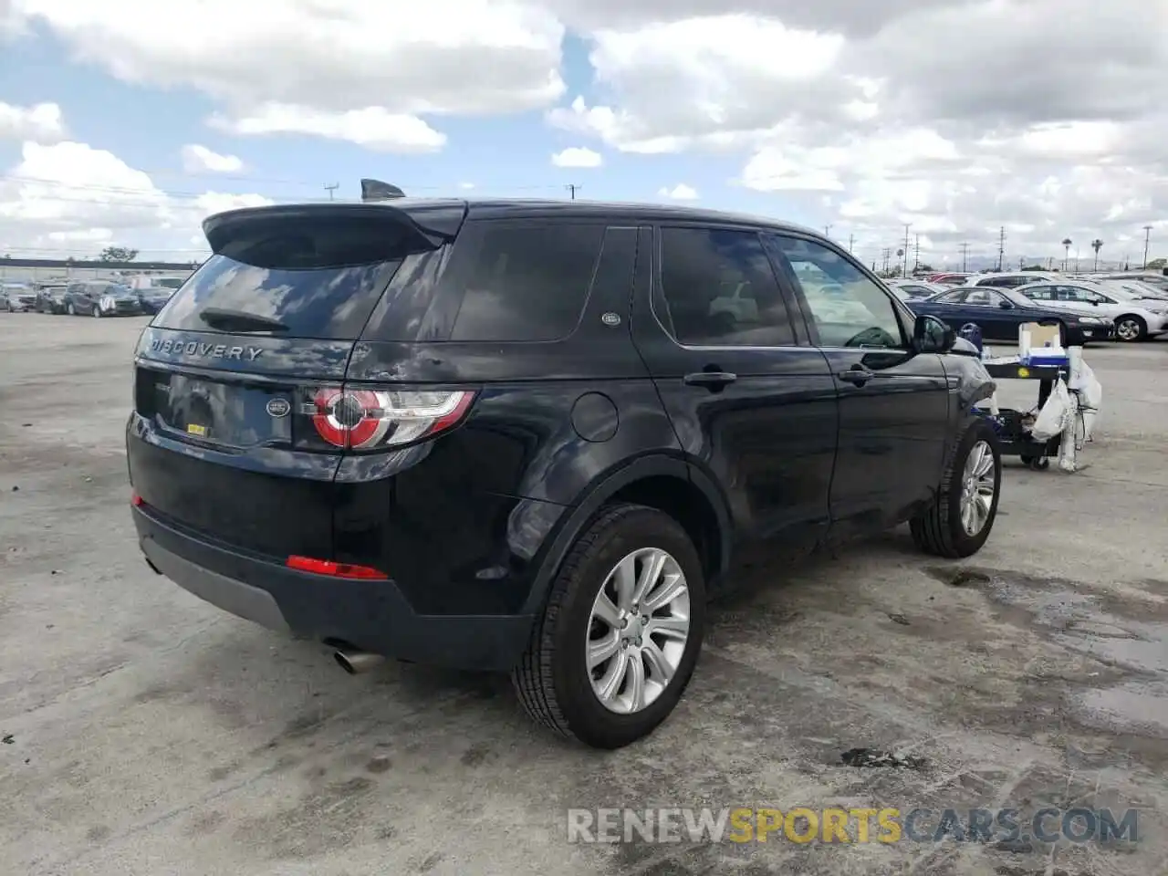 4 Photograph of a damaged car SALCP2FX4KH810589 LAND ROVER DISCOVERY 2019