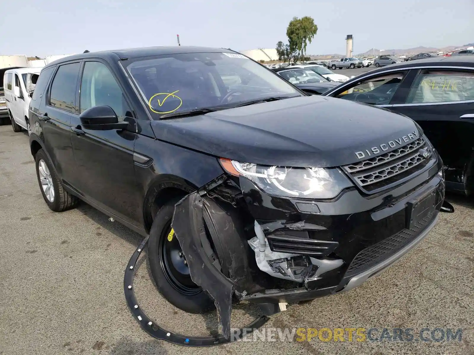 1 Photograph of a damaged car SALCP2FX5KH785010 LAND ROVER DISCOVERY 2019