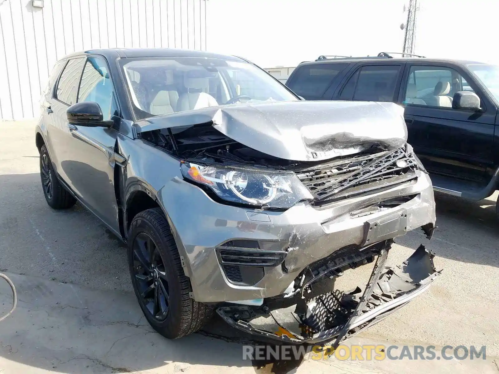 1 Photograph of a damaged car SALCP2FX5KH787694 LAND ROVER DISCOVERY 2019