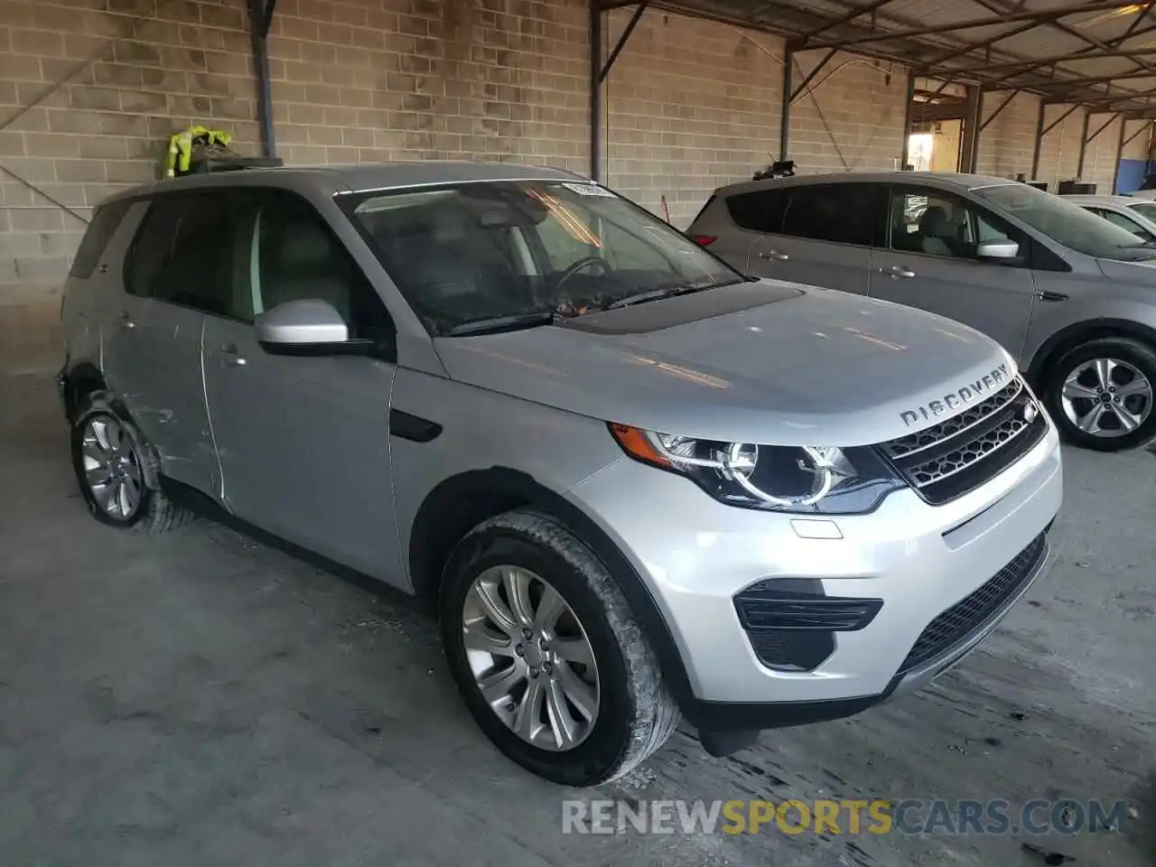 1 Photograph of a damaged car SALCP2FX5KH793396 LAND ROVER DISCOVERY 2019