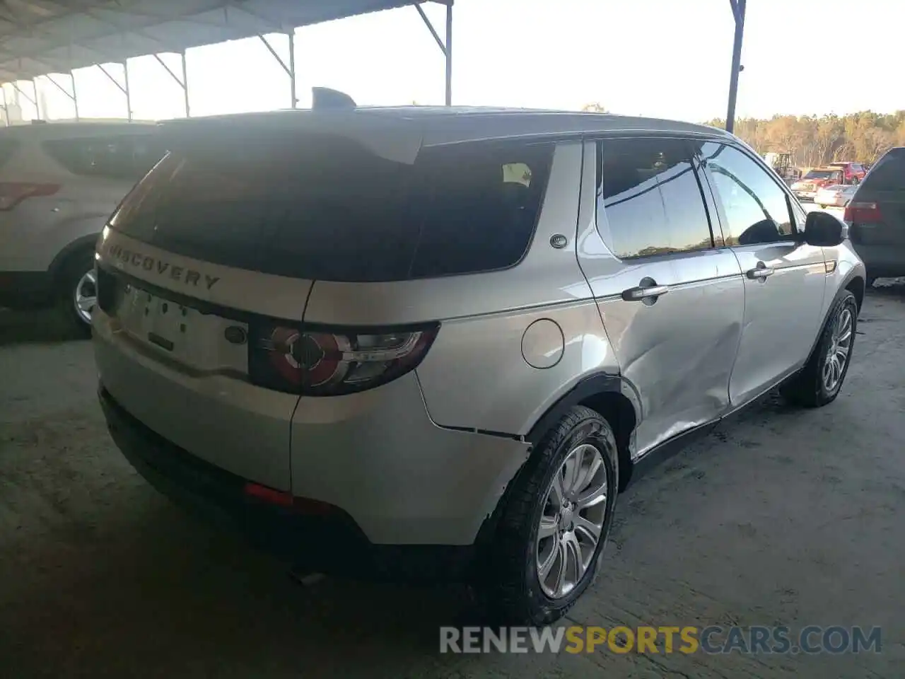 4 Фотография поврежденного автомобиля SALCP2FX5KH793396 LAND ROVER DISCOVERY 2019