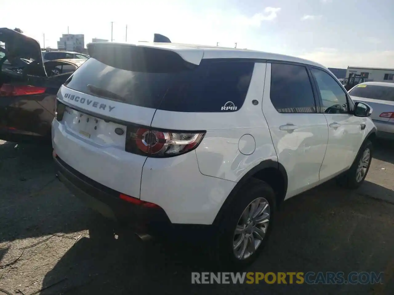 4 Photograph of a damaged car SALCP2FX5KH823724 LAND ROVER DISCOVERY 2019