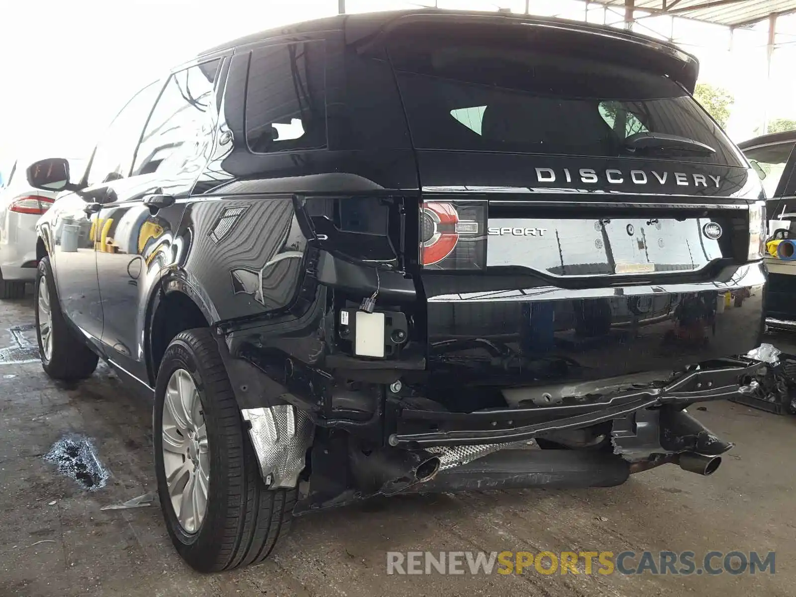 3 Photograph of a damaged car SALCP2FX6KH787560 LAND ROVER DISCOVERY 2019