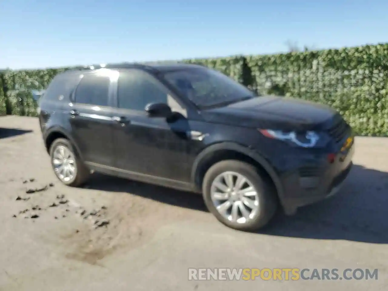 4 Photograph of a damaged car SALCP2FX6KH792516 LAND ROVER DISCOVERY 2019