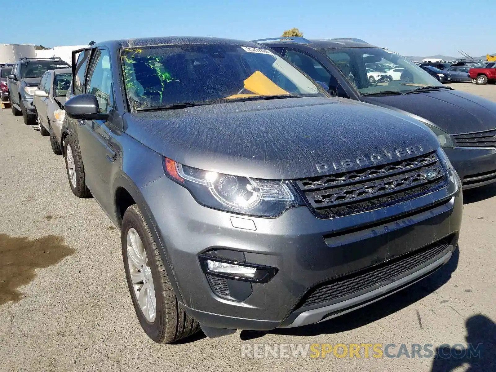 1 Photograph of a damaged car SALCP2FX6KH794508 LAND ROVER DISCOVERY 2019