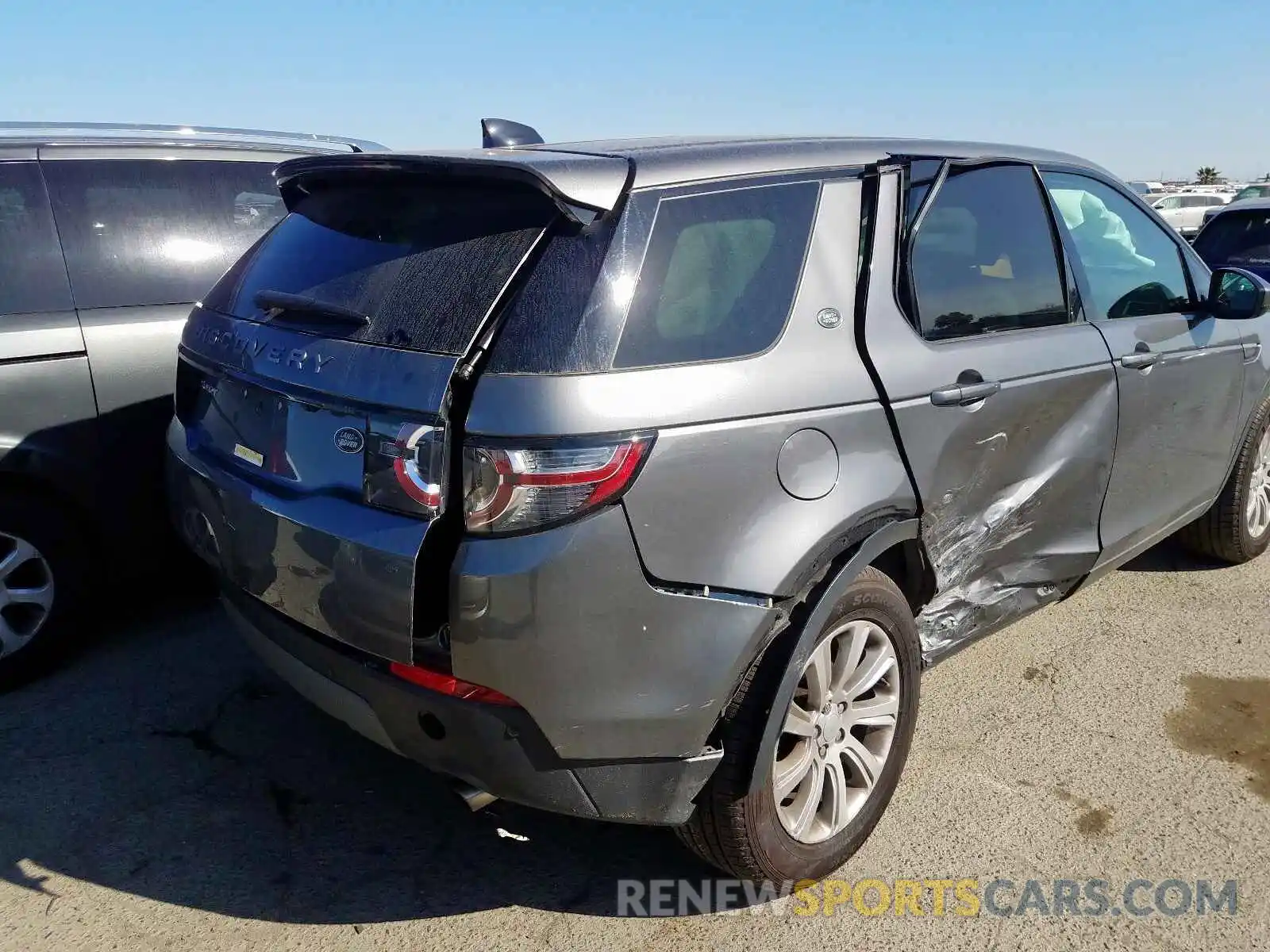 9 Photograph of a damaged car SALCP2FX6KH794508 LAND ROVER DISCOVERY 2019