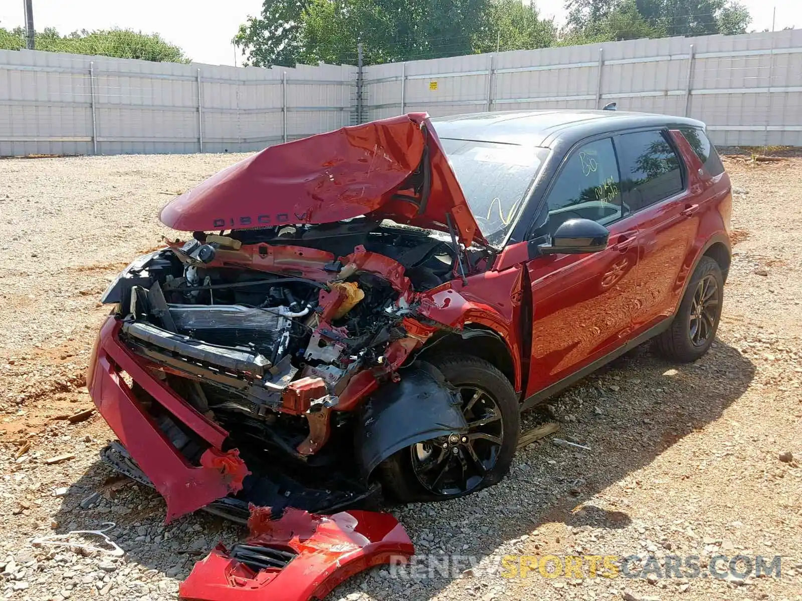 2 Photograph of a damaged car SALCP2FX6KH794962 LAND ROVER DISCOVERY 2019