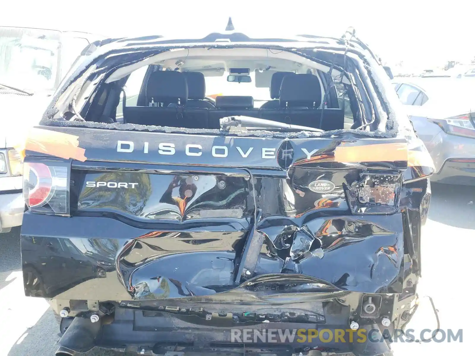 9 Photograph of a damaged car SALCP2FX6KH799983 LAND ROVER DISCOVERY 2019