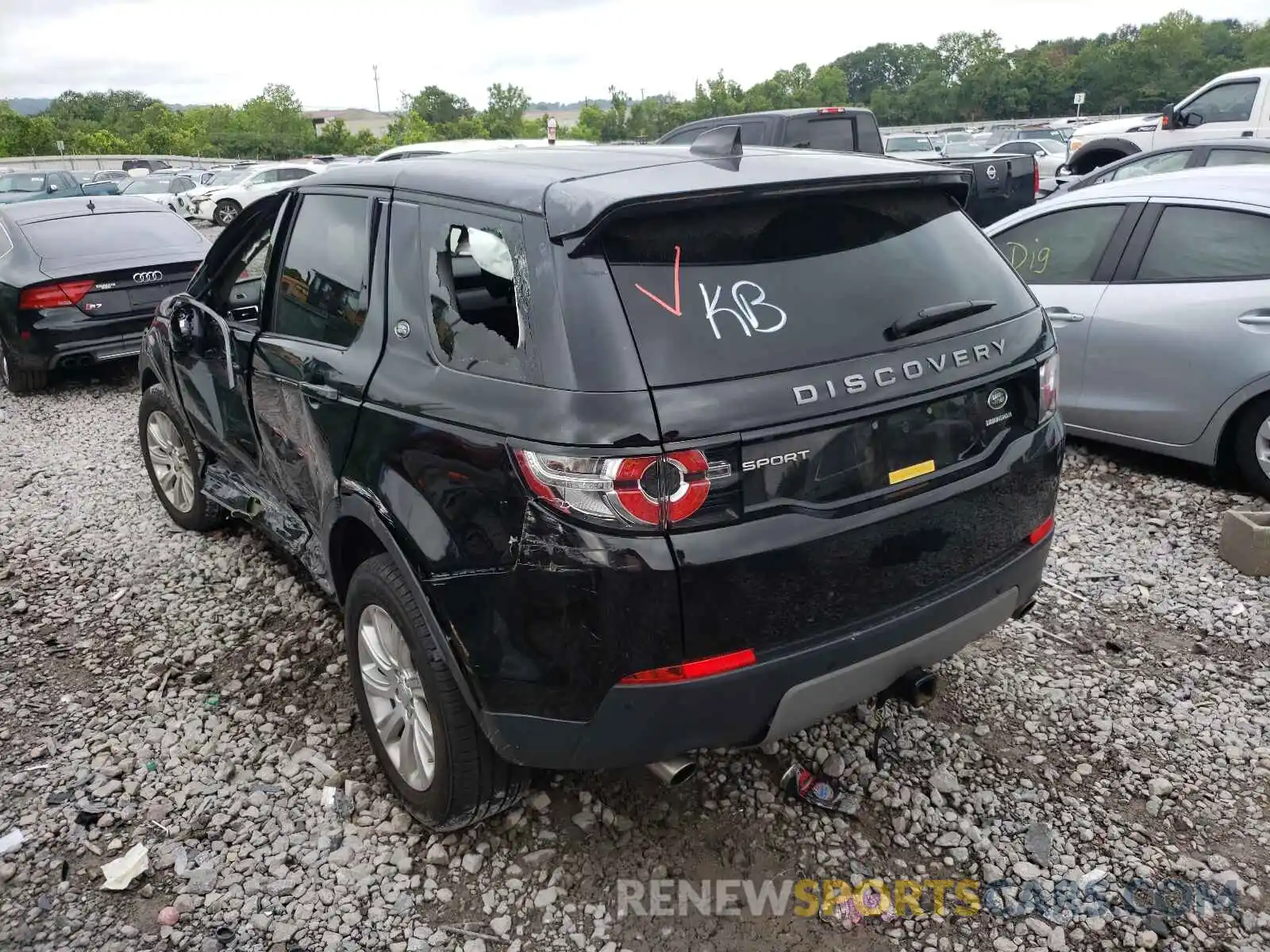 3 Photograph of a damaged car SALCP2FX6KH810030 LAND ROVER DISCOVERY 2019