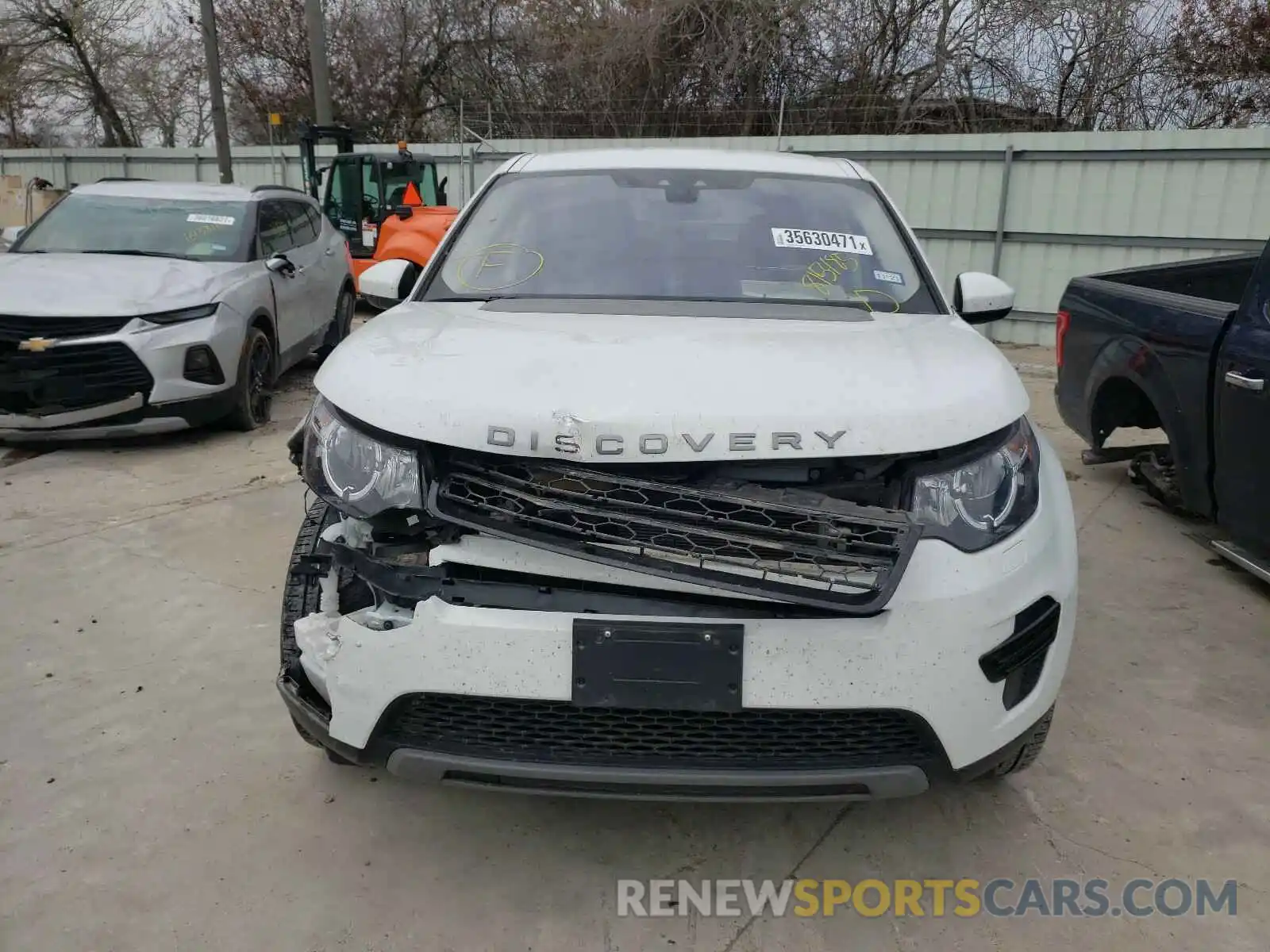 9 Photograph of a damaged car SALCP2FX6KH815485 LAND ROVER DISCOVERY 2019
