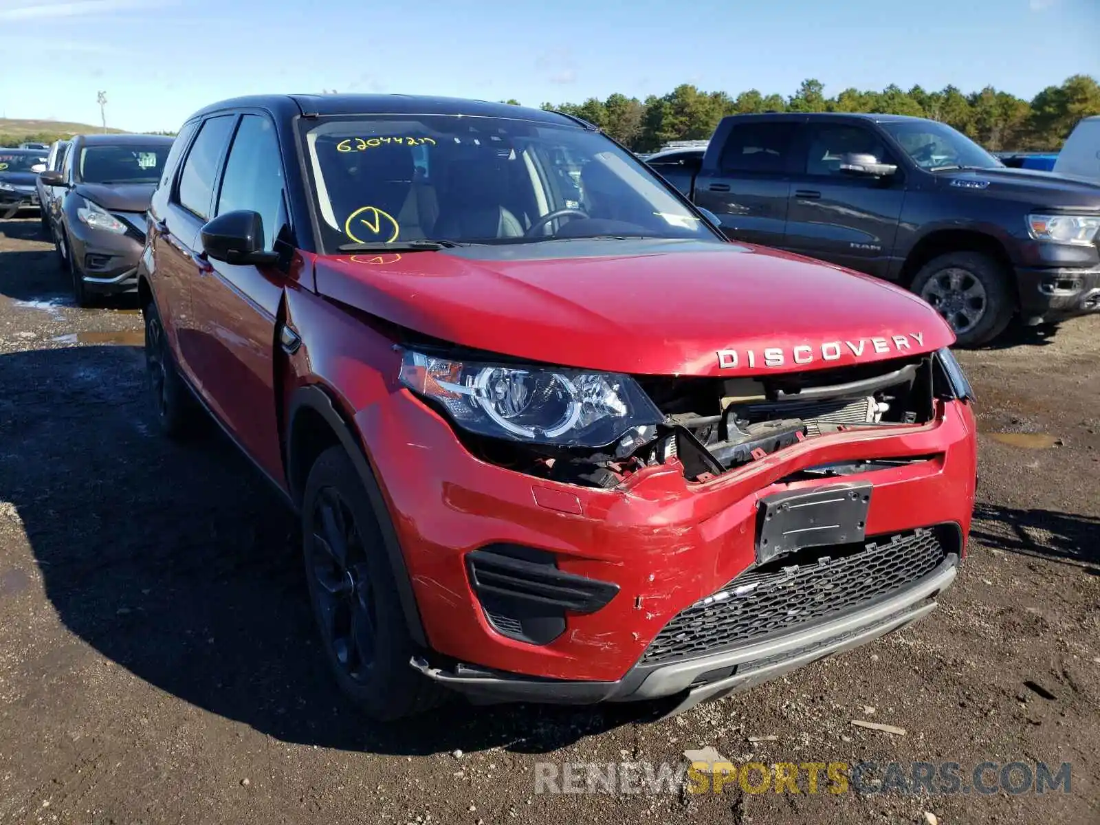 1 Photograph of a damaged car SALCP2FX6KH821819 LAND ROVER DISCOVERY 2019