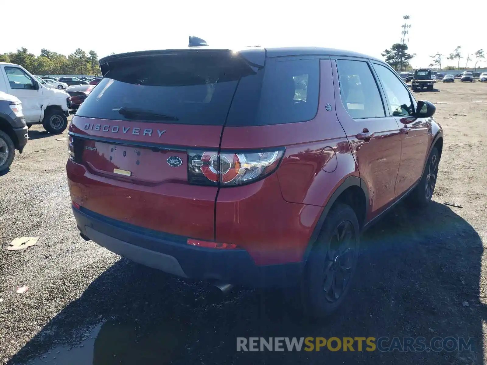 4 Photograph of a damaged car SALCP2FX6KH821819 LAND ROVER DISCOVERY 2019