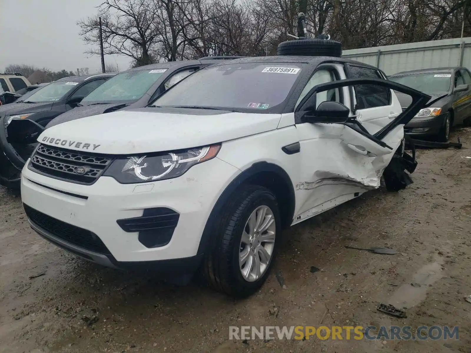 2 Photograph of a damaged car SALCP2FX6KH824347 LAND ROVER DISCOVERY 2019