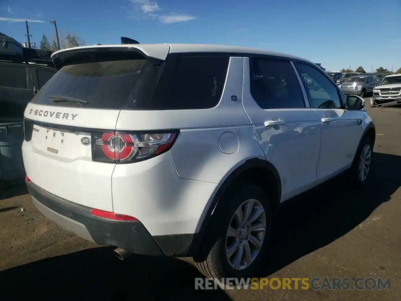 4 Photograph of a damaged car SALCP2FX7KH808366 LAND ROVER DISCOVERY 2019